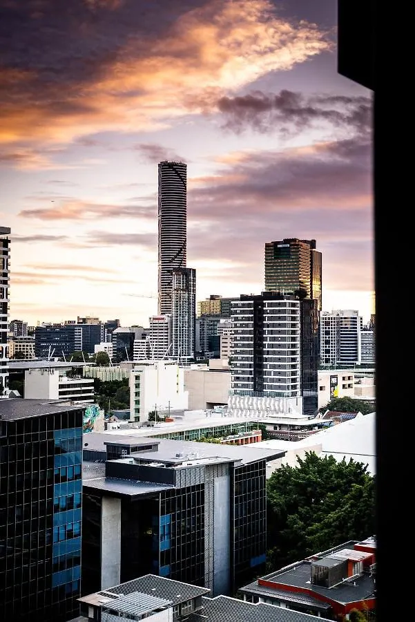 Opera Apartments South Brisbane Aparthotel