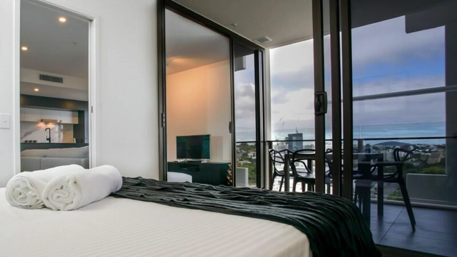 Opera Apartments South Brisbane 4*,